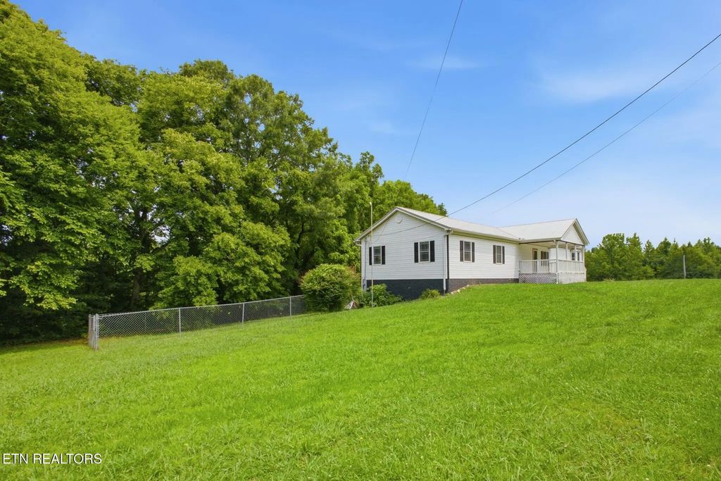 817 Highway 160, Newport