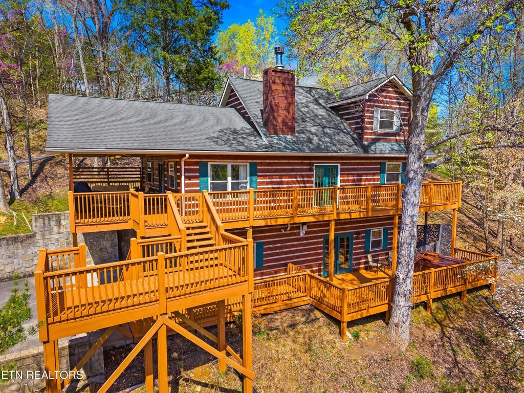 429 Filet Lane, Dandridge