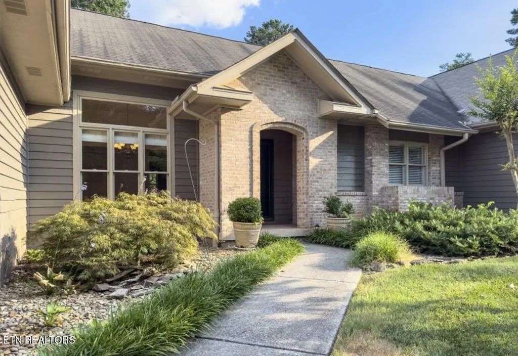 207 Chota Hills Lane, Loudon