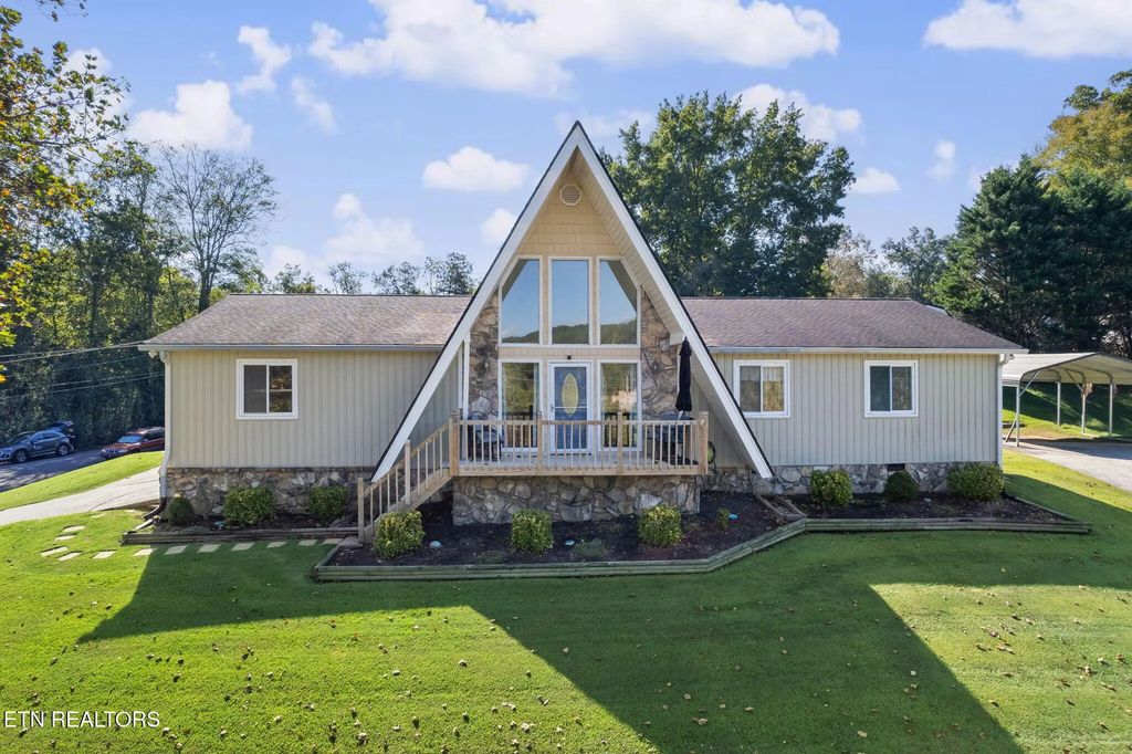 1129 Melton Hill Circle, Clinton