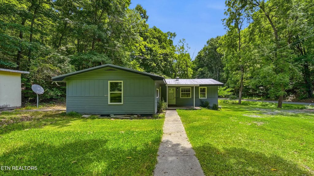 208 County Road 44, Athens