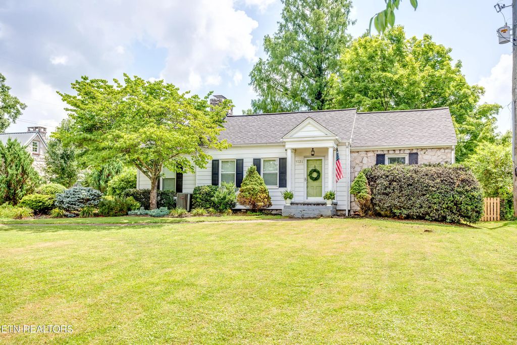 5026 Jacksboro Pike, Knoxville