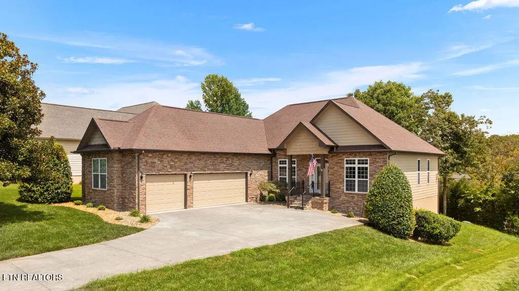 205 Oonoga Way, Loudon