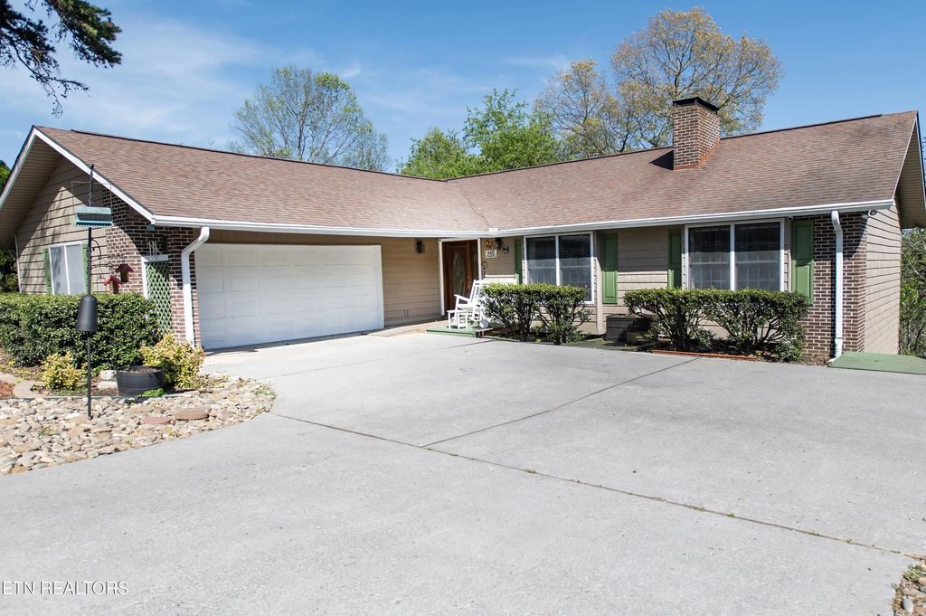 145 Chahyga Way, Loudon