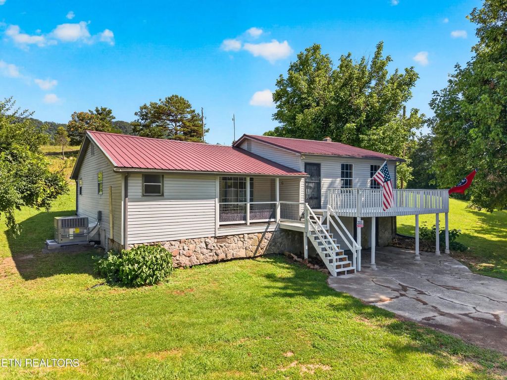 1834 Mountain Valley Highway 131, Thorn Hill