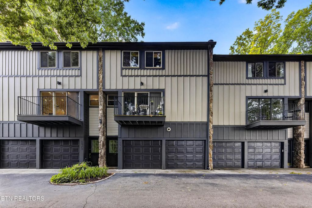 1976 Cherokee Bluff Drive, Knoxville