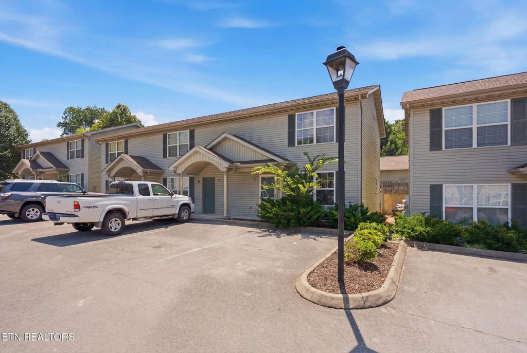 3216 Quiet Way, Knoxville