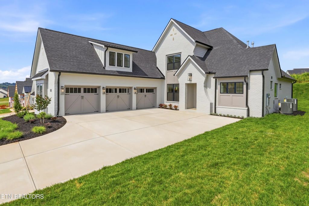 1220 Wagon Hitch Rd, Knoxville