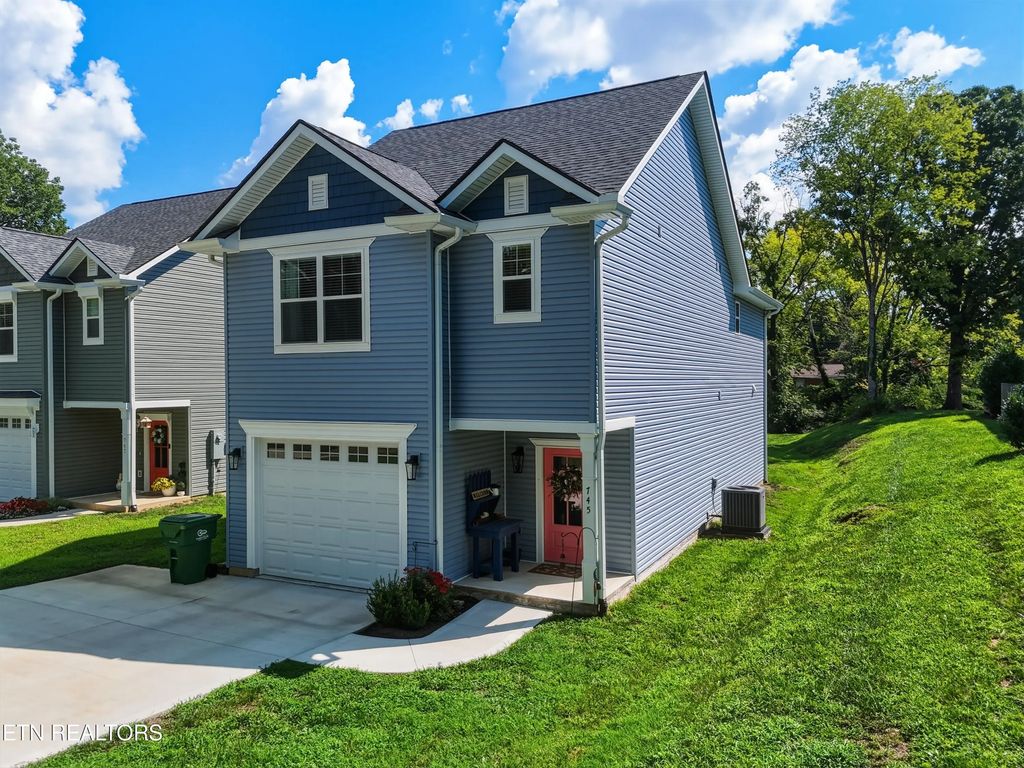 745 Maple Grove St, Maryville