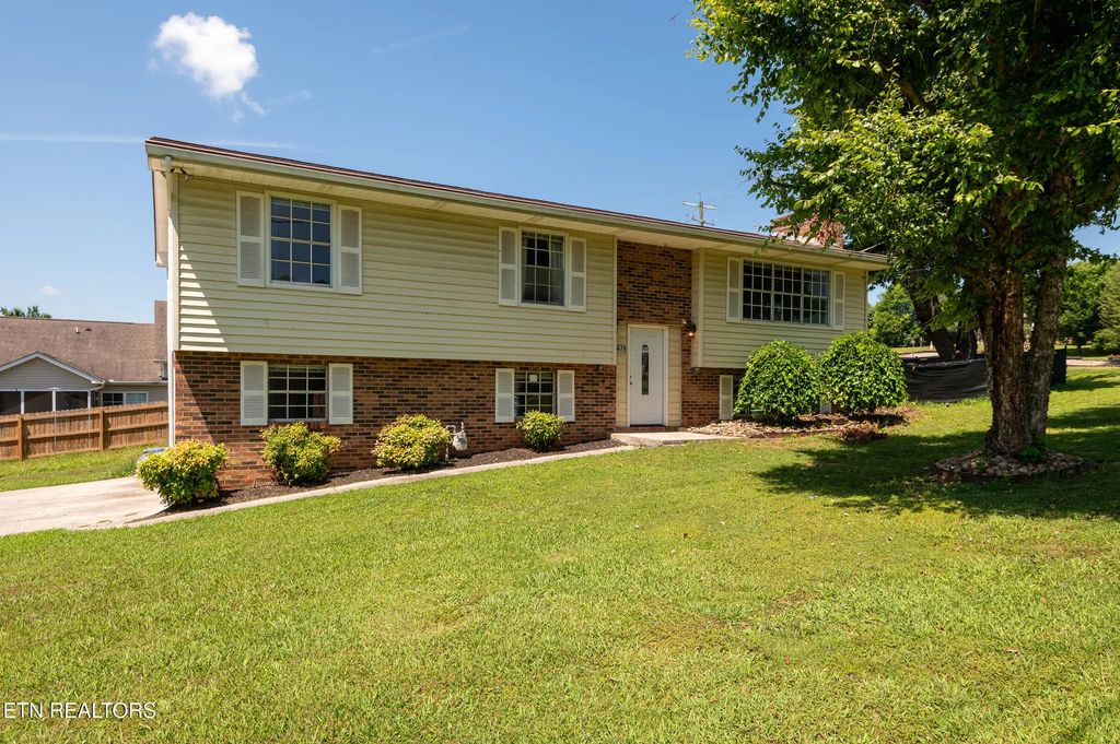 415 Pearl Rd, Seymour