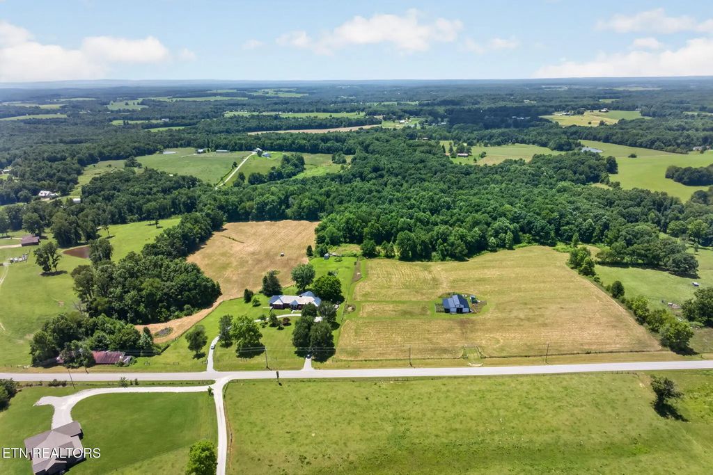 4160 Standing Rock Rd, Jamestown
