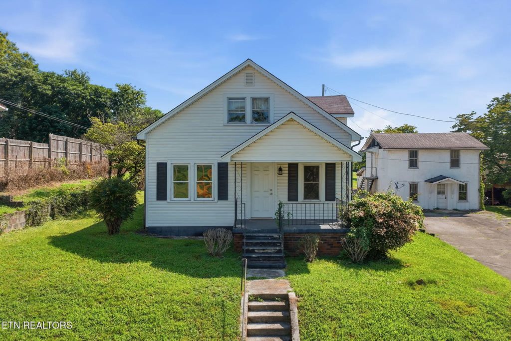 905 Queen Ave, Harriman
