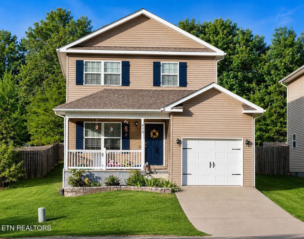978 Norwood Village Lane, Maryville