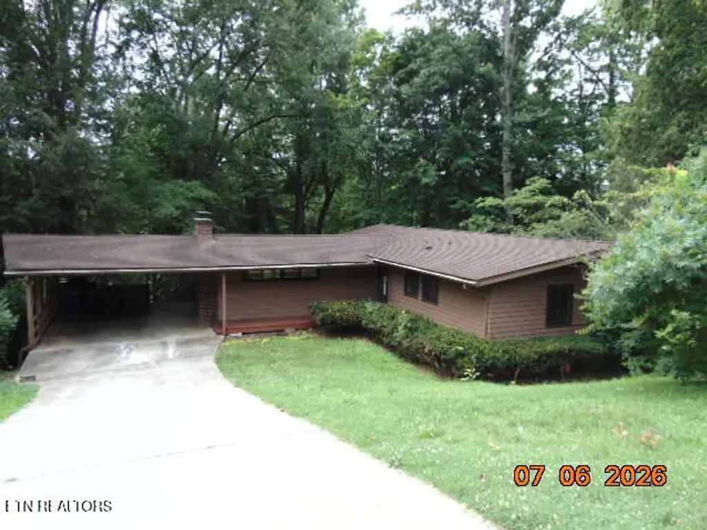 103 Canterbury Rd, Oak Ridge