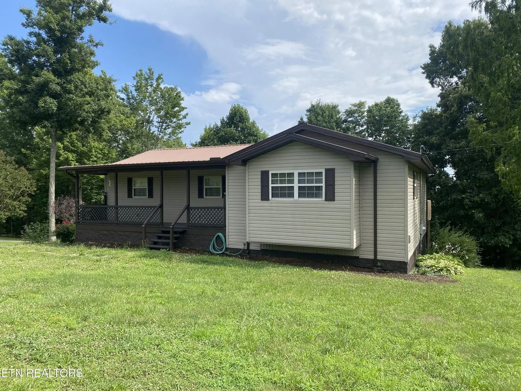 227 Southern Lane, Tazewell