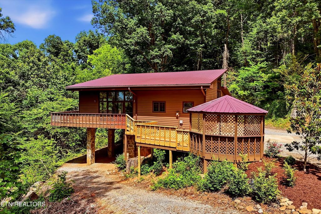 356 Woodland Drive, Sweetwater