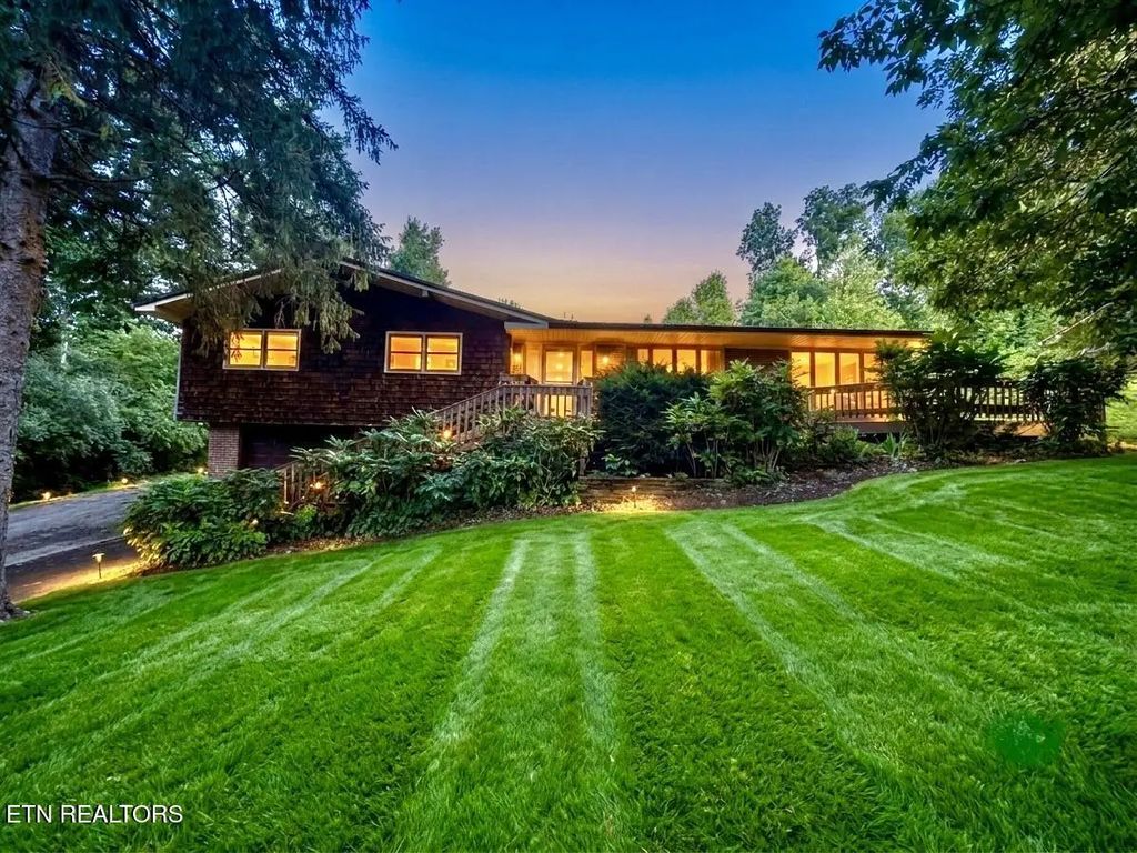 1317 Ridgeview Rd, Jonesville