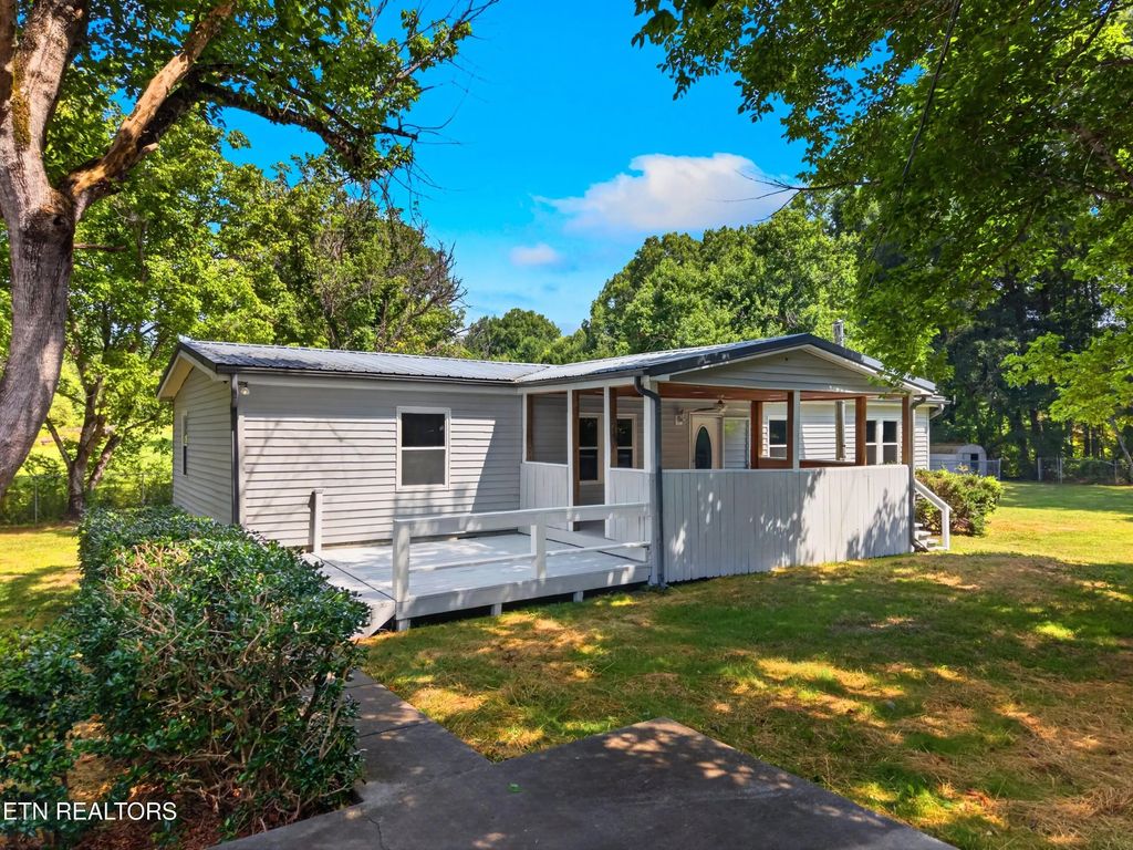 1321 Chrisman Rd, Dandridge
