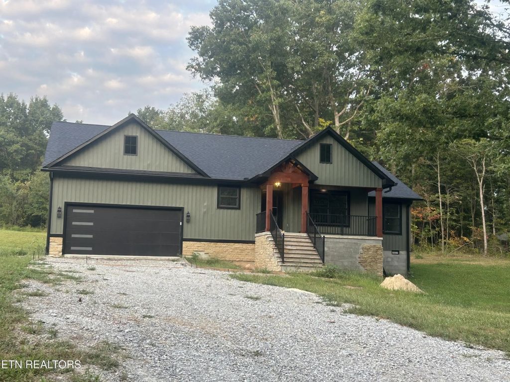 214 Georgee Rd, Jamestown