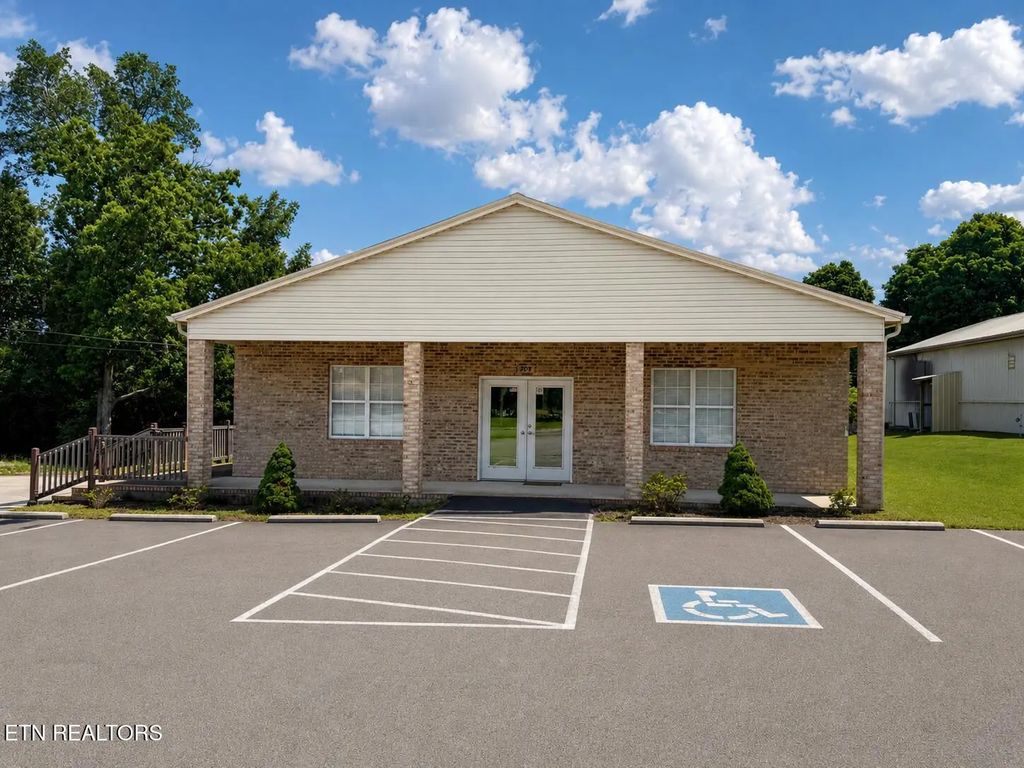 1003 Miller Ave, Crossville