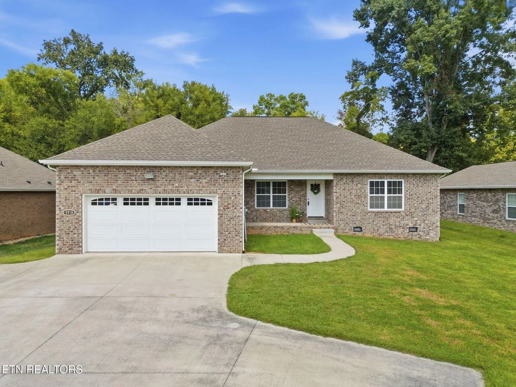 1718 Wilkinson Pike, Maryville