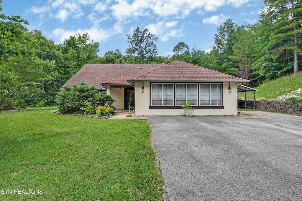395 Ashley Lane, Oneida