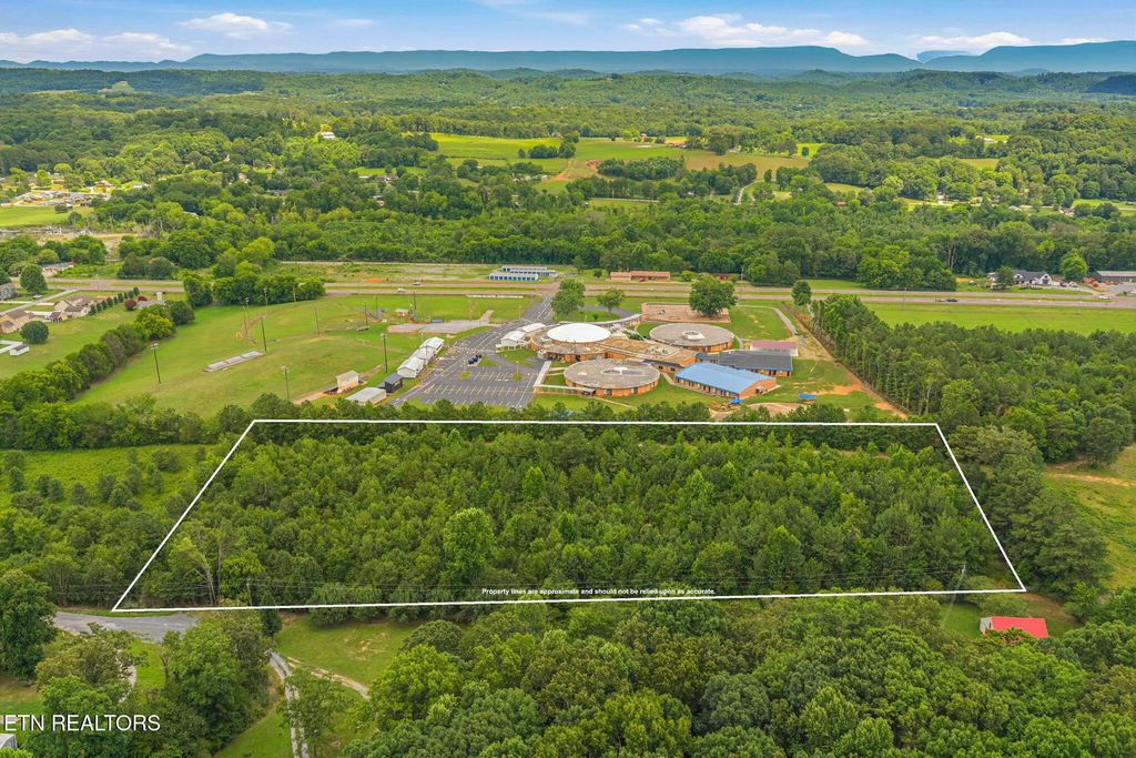 County Road 101, Riceville