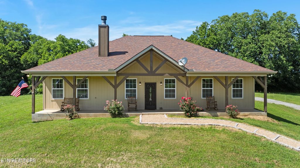 145 Hidden Mountain Way, Newport