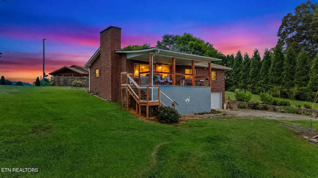 2812 Mentor Rd, Louisville