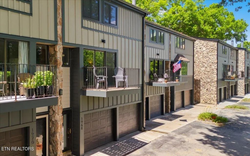 1968 Cherokee Bluff Drive, Knoxville