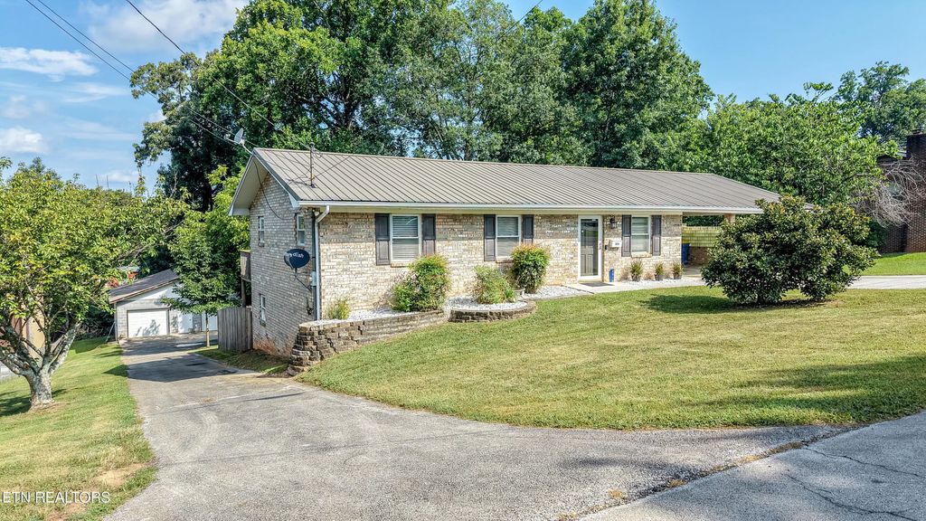 2919 W Woodbine Drive, Maryville