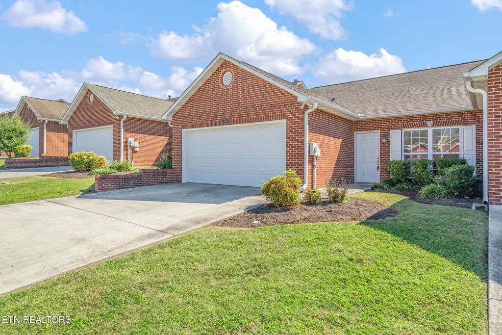 7400 Long Shot Lane, Knoxville