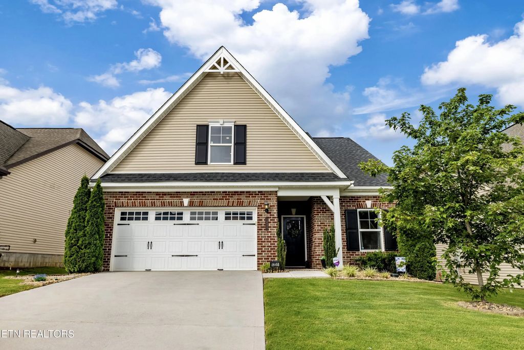 1231 Branch Creek Ln, Maryville