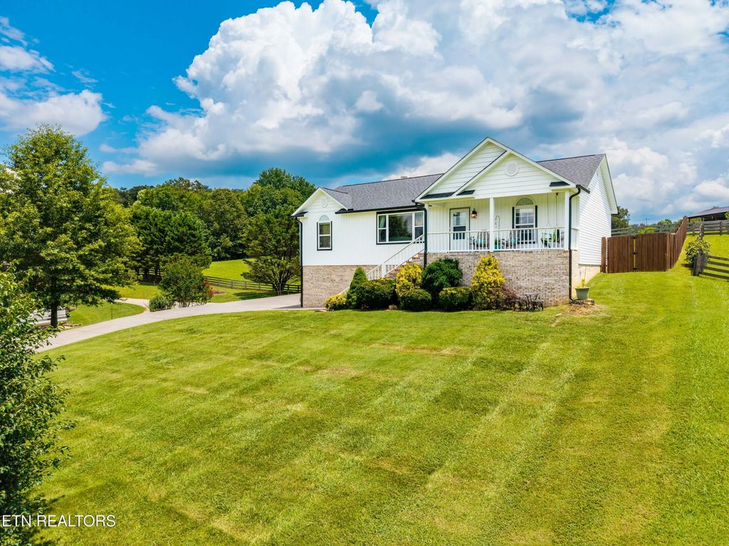 217 River Ford Rd, Maryville