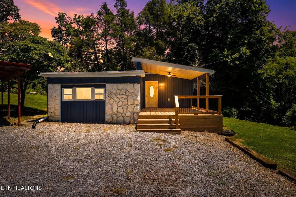 2401 Maryville Pike, Knoxville