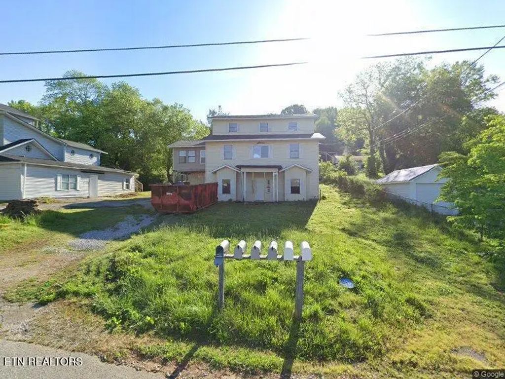 617 Russell Ave, Harriman