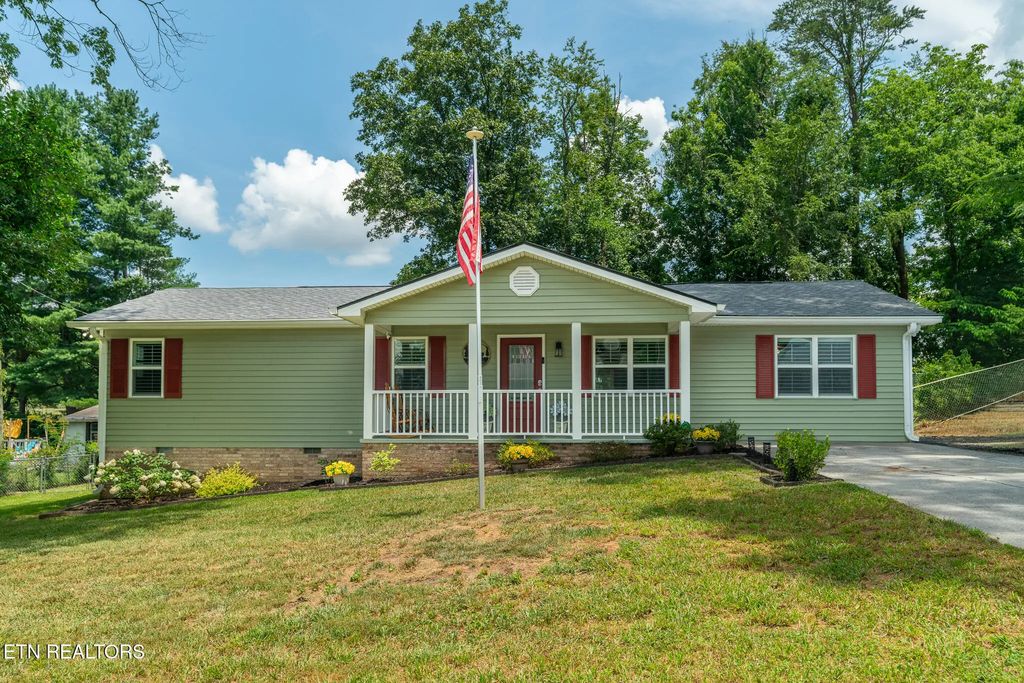 2360 Pinewood Drive, Maryville
