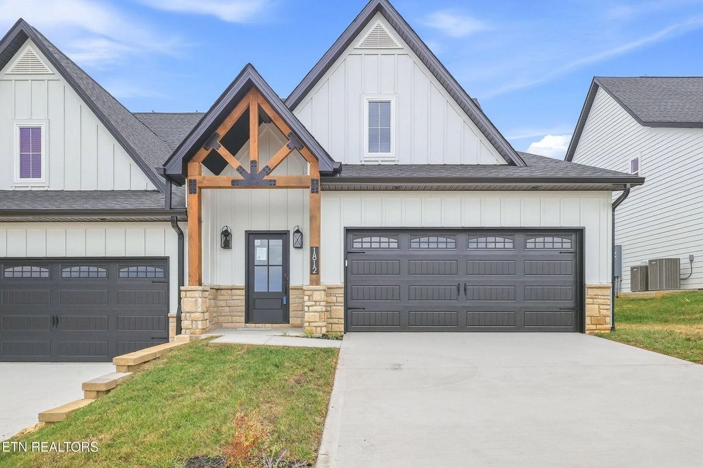 1812 Poplar Spgs Place, Maryville