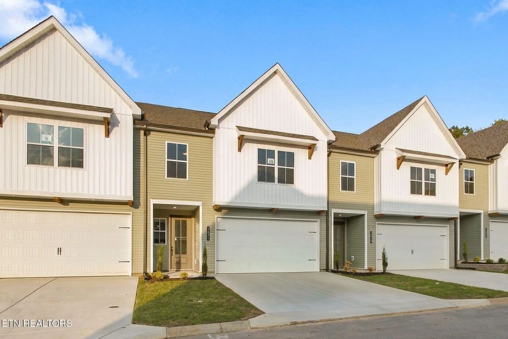 1621 Lateglow Way, Knoxville