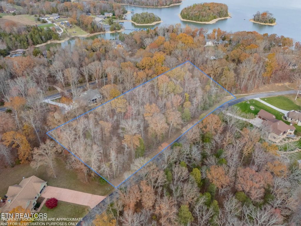 212 E Shore Drive, Rockwood