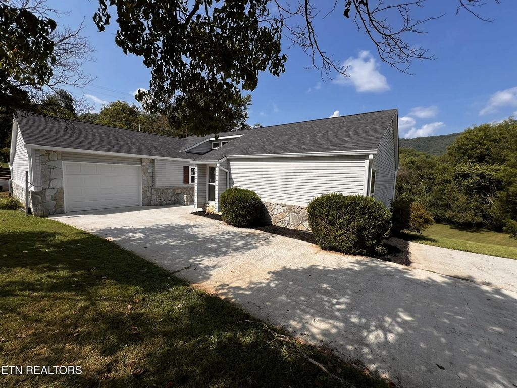 311 Jane Way Lane, Jacksboro
