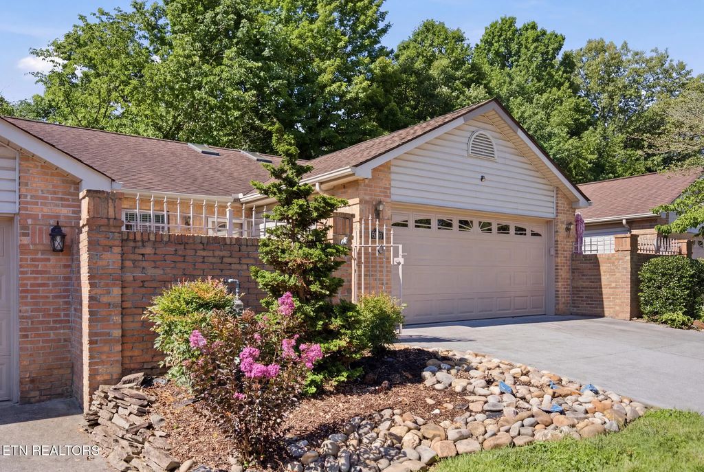 9520 Hyacinth Way, Knoxville
