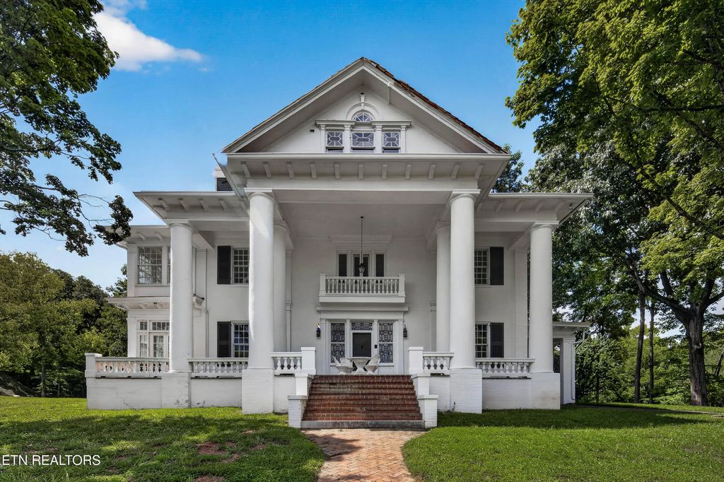 412 S Main St, Greeneville