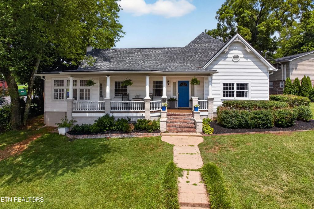 300 N Hicks St, Clinton