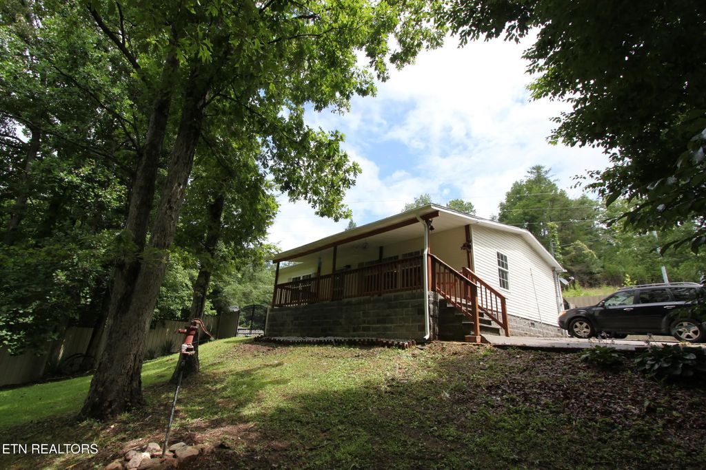 1150 Tranquility Hills Way, Cosby