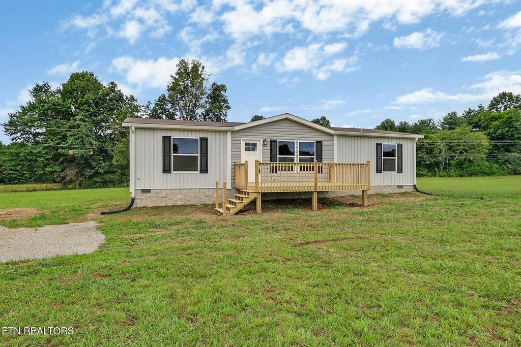 288 Bob Austin Rd, Crossville