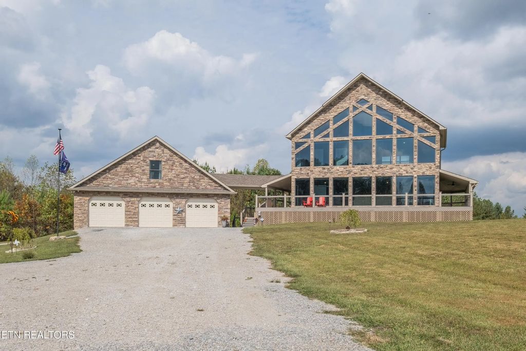 4700 Honey Creek Loop Rd, Robbins