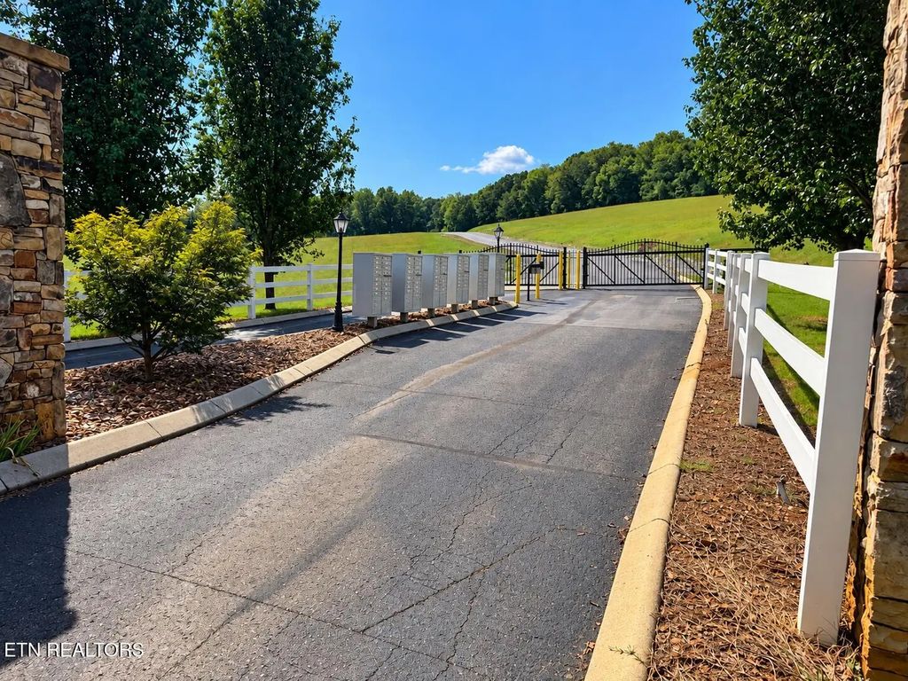The Gates Drive, Decatur