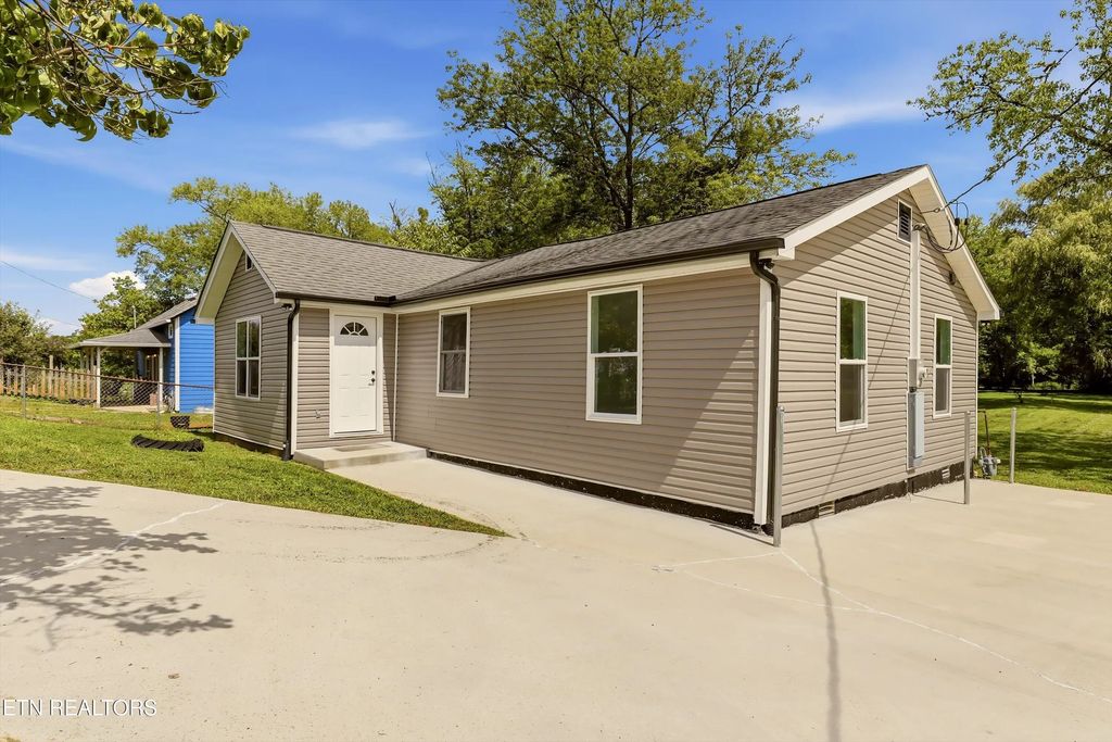 477 Marlow Circle, Clinton