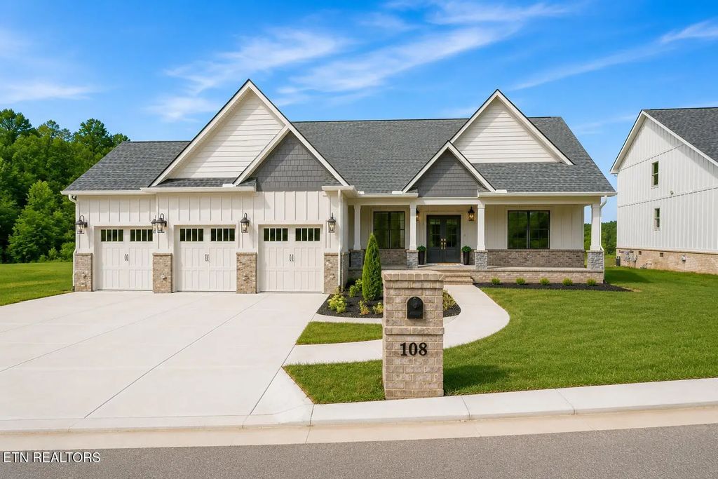 108 Cozy Manor Way, Clinton